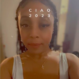 Meet your Posher, Monique